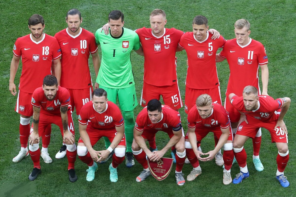 爱游戏入口-瑞典队完胜波兰队，奥恰洛夫刷新纪录的简单介绍