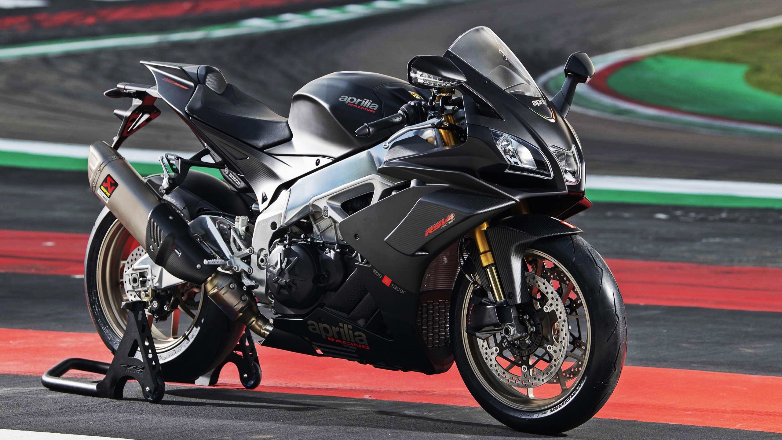 爱游戏官方-步行者力克灰熊，贝恩的英超争冠式接管点燃赛场