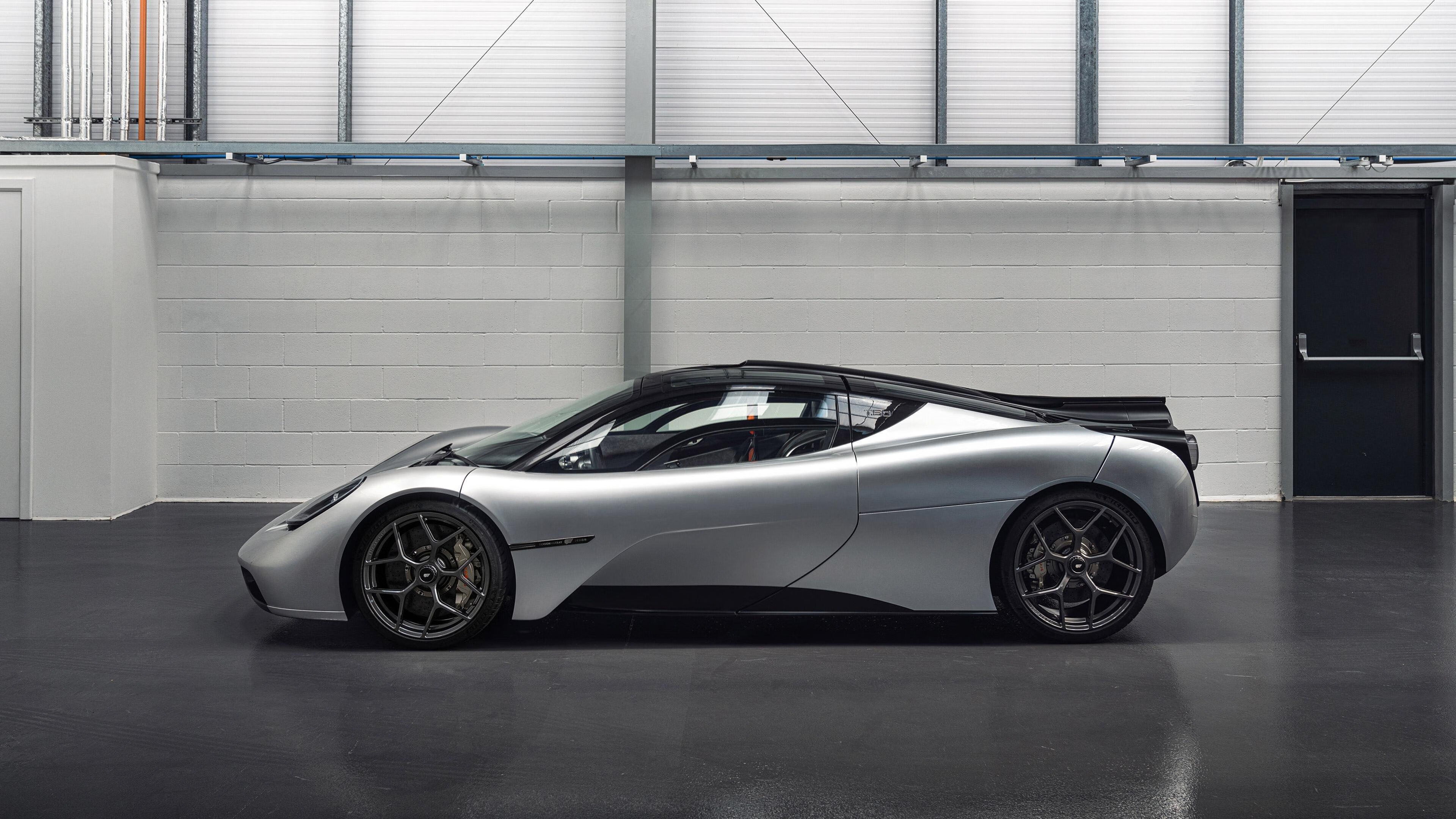 爱游戏-鏖战凤凰城！德文·布克最后5分钟杀死比赛，猛龙窒息防守难阻关键先生