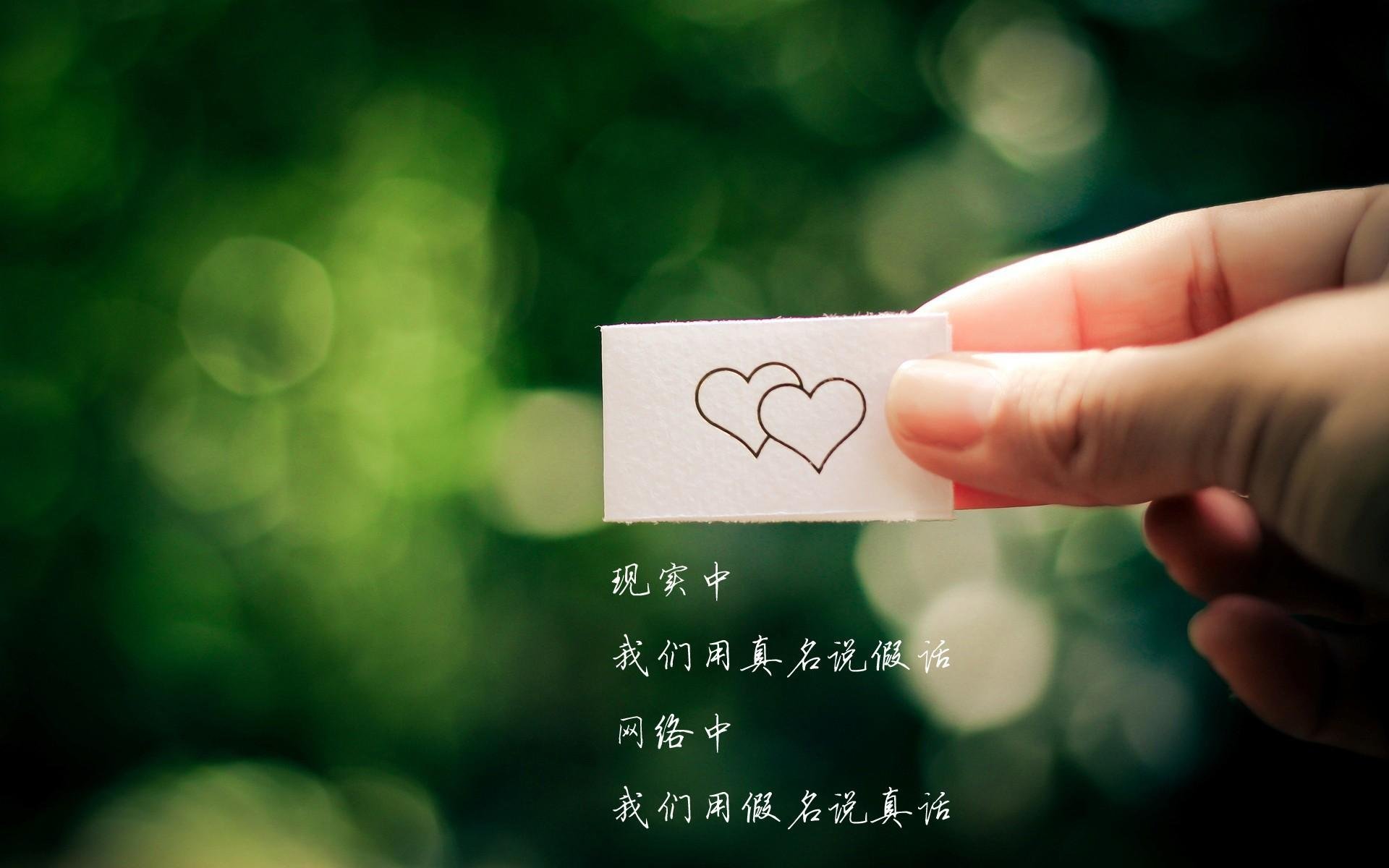 这是一篇为你定制的文章,标题采用了叙事性与悬念感结合的风格,内容则围绕唯一性展开—即这场比赛是小组赛历史上罕见的、由一名前锋用个人意志改写战术板的对决